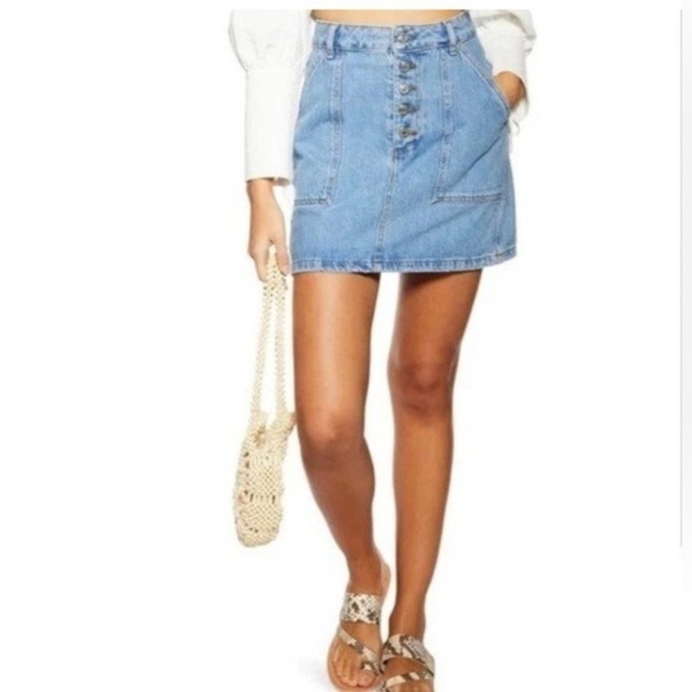Topshop Blue Denim Button Front Mini Skirt High Waisted Patch Pockets Size 6 EUC